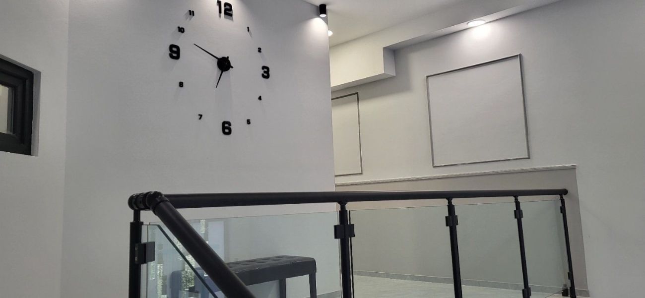 იყიდება 8 ოთახიანი ბინა - თბილისი