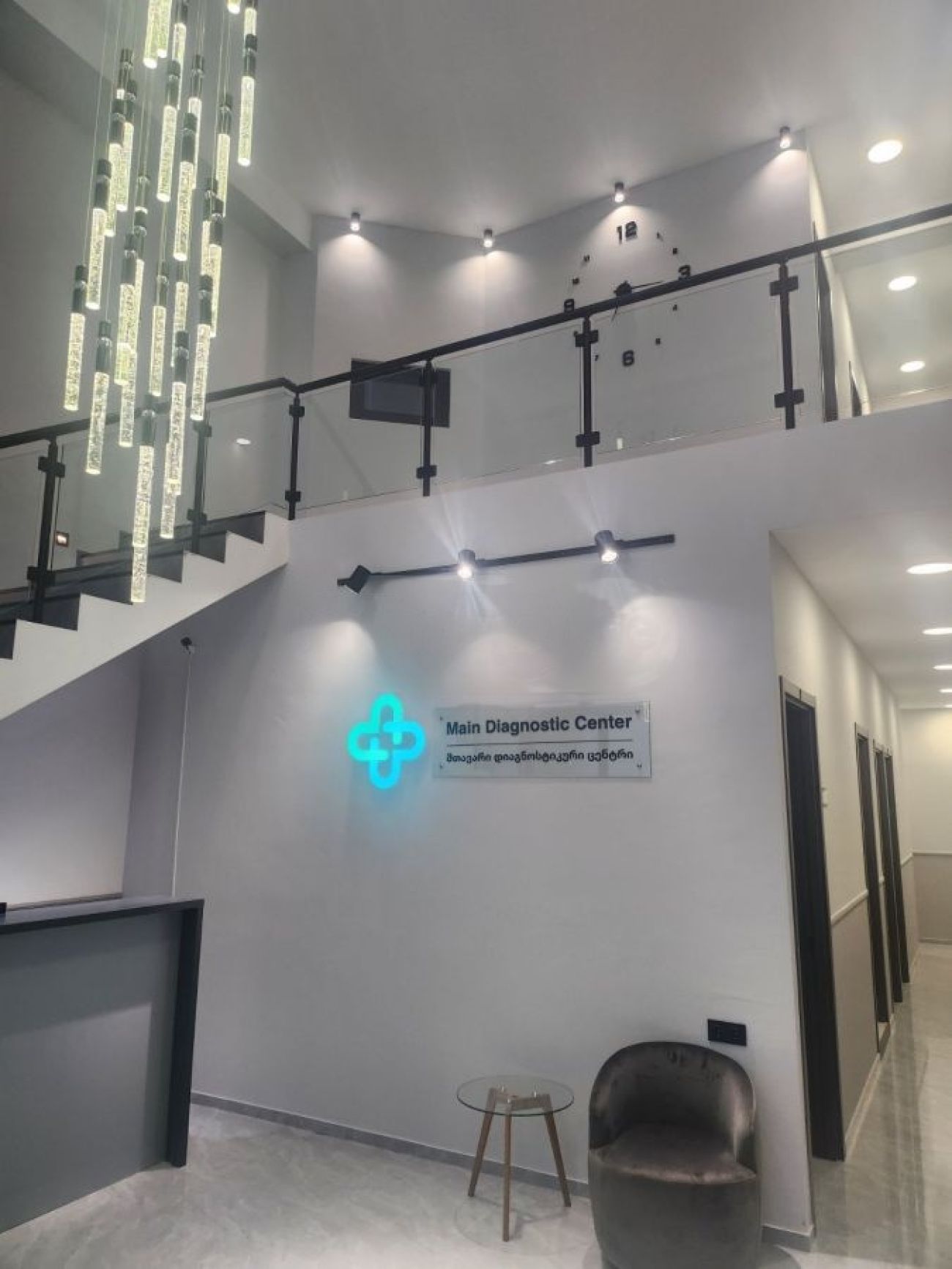 იყიდება 8 ოთახიანი ბინა - თბილისი