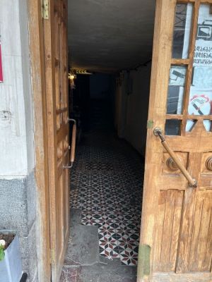 იყიდება 10 ოთახიანი ბინა - თბილისი