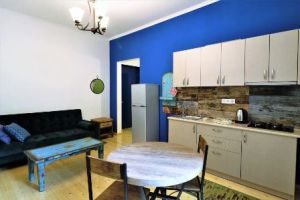 იყიდება 2 ოთახიანი ბინა - თბილისი