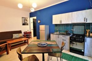 იყიდება 2 ოთახიანი ბინა - თბილისი