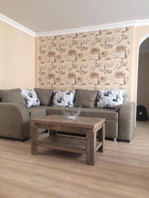 ქირავდება 4 ოთახიანი სახლი - ზუგდიდის რაიონი