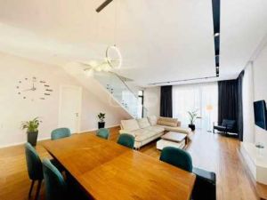 იყიდება 6 ოთახიანი სახლი - თბილისი