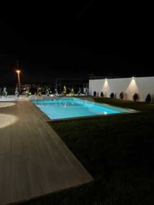 იყიდება 8 ოთახიანი სახლი - თბილისი