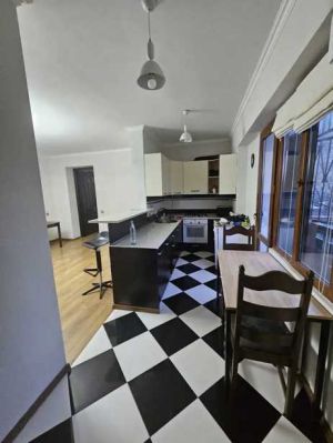 ქირავდება 3 ოთახიანი ბინა - თბილისი