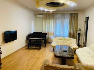 ქირავდება 2 ოთახიანი ბინა - თბილისი