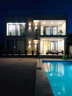 იყიდება 6 ოთახიანი სახლი - თბილისი