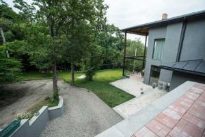 იყიდება 8 ოთახიანი სახლი - თბილისი