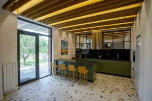 ქირავდება 6 ოთახიანი სახლი - თბილისი