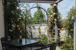 ქირავდება 10 ოთახიანი სახლი - თბილისი