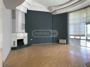 ქირავდება 8 ოთახიანი სახლი - თბილისი