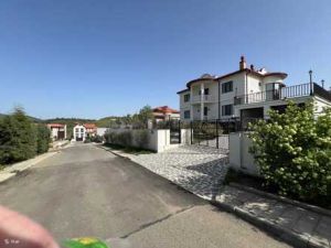 ქირავდება 5 ოთახიანი სახლი - თბილისი