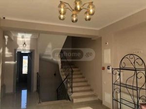 ქირავდება 10 ოთახიანი სახლი - თბილისი