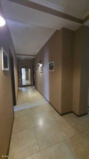 ქირავდება 8 ოთახიანი სახლი - თბილისი