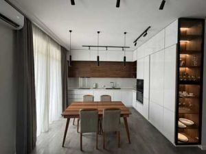 იყიდება 5 ოთახიანი ბინა - თბილისი