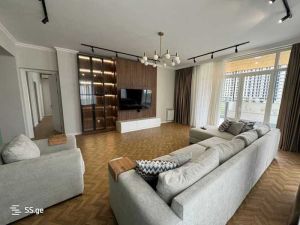 იყიდება 5 ოთახიანი ბინა - თბილისი