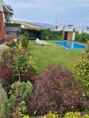 ქირავდება 7 ოთახიანი სახლი - თბილისი