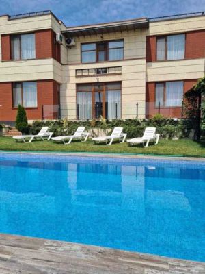 ქირავდება 7 ოთახიანი სახლი - თბილისი