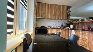 იყიდება 7 ოთახიანი სახლი - თბილისი