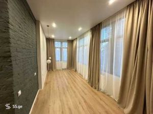 იყიდება 7 ოთახიანი ბინა - თბილისი