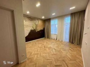 იყიდება 7 ოთახიანი ბინა - თბილისი