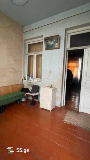 იყიდება 10 ოთახიანი სახლი - თბილისი