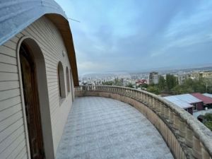 იყიდება 9 ოთახიანი სახლი - თბილისი