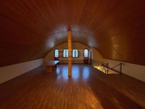 იყიდება 9 ოთახიანი სახლი - თბილისი