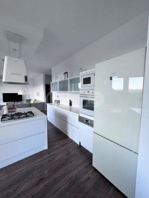 იყიდება 3 ოთახიანი ბინა - თბილისი