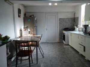 იყიდება 7 ოთახიანი სახლი - თბილისი