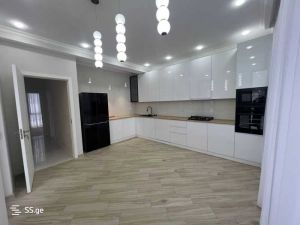 იყიდება 9 ოთახიანი სახლი - თბილისი