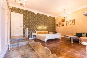 იყიდება სასტუმრო - თბილისი