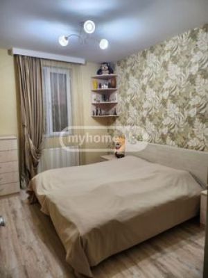 იყიდება 9 ოთახიანი სახლი - თბილისი