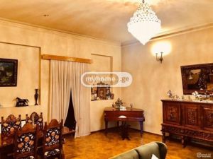 იყიდება 7 ოთახიანი სახლი - თბილისი