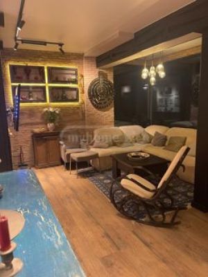 იყიდება 5 ოთახიანი სახლი - თბილისი