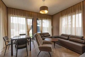 იყიდება 6 ოთახიანი სახლი - თბილისი