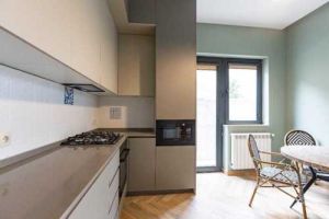 იყიდება 6 ოთახიანი სახლი - თბილისი