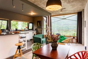 იყიდება 4 ოთახიანი სახლი - თბილისი