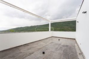 იყიდება 4 ოთახიანი სახლი - თბილისი