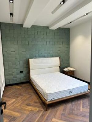 იყიდება 9 ოთახიანი სახლი - თბილისი