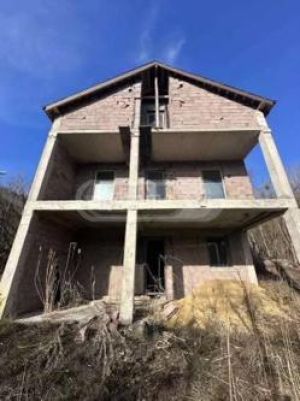 იყიდება 8 ოთახიანი სახლი - თბილისი