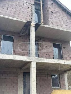 იყიდება 8 ოთახიანი სახლი - თბილისი