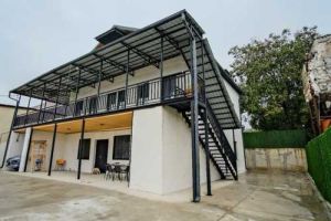 იყიდება 11 ოთახიანი სახლი - თბილისი