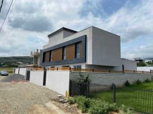 იყიდება 6 ოთახიანი სახლი - თბილისი