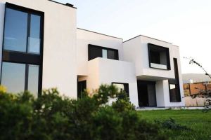 იყიდება 7 ოთახიანი სახლი - თბილისი