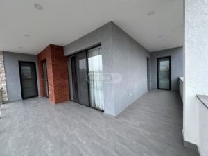 იყიდება 7 ოთახიანი სახლი - თბილისი