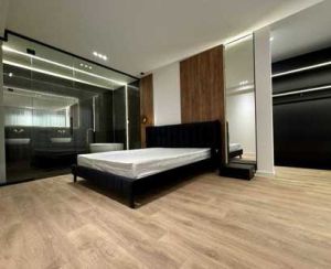 იყიდება 8 ოთახიანი სახლი - თბილისი