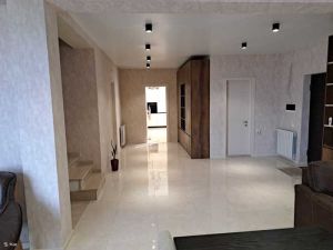 იყიდება 6 ოთახიანი სახლი - თბილისი