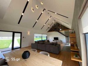 იყიდება 8 ოთახიანი სახლი - თბილისი