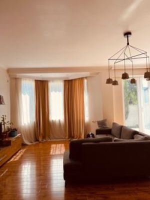 იყიდება 6 ოთახიანი სახლი - თბილისი